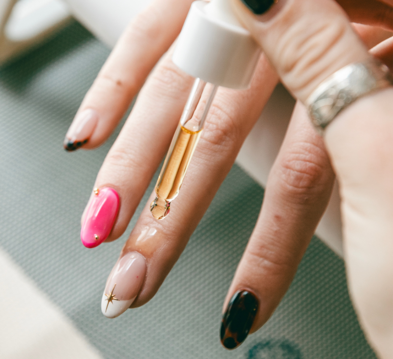 nails